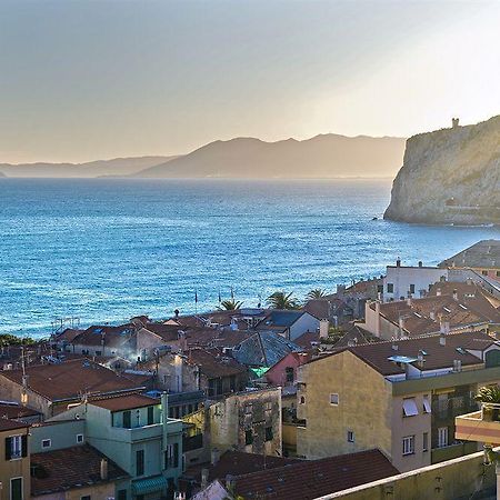Hotel Deutsche Familien Finale Ligure Eksteriør billede