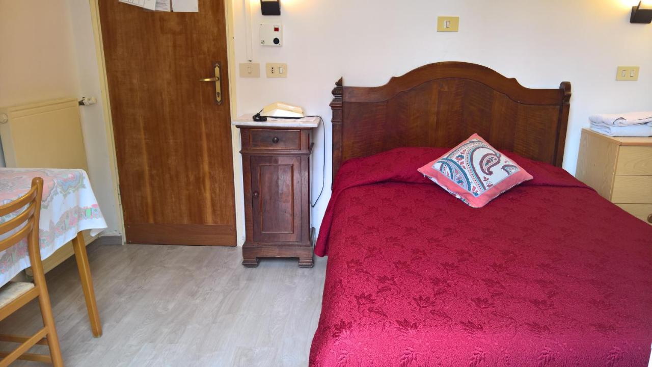 Hotel Deutsche Familien Finale Ligure Eksteriør billede