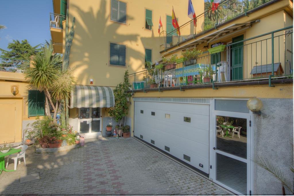 Hotel Deutsche Familien Finale Ligure Eksteriør billede