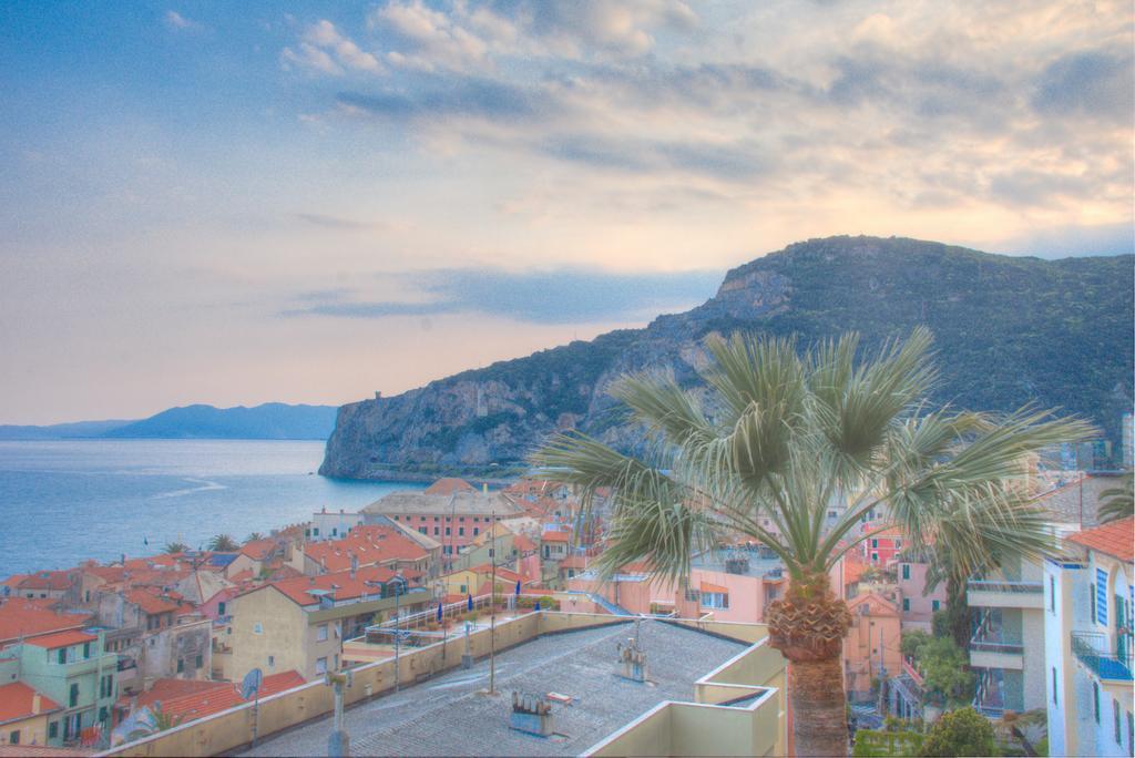 Hotel Deutsche Familien Finale Ligure Eksteriør billede