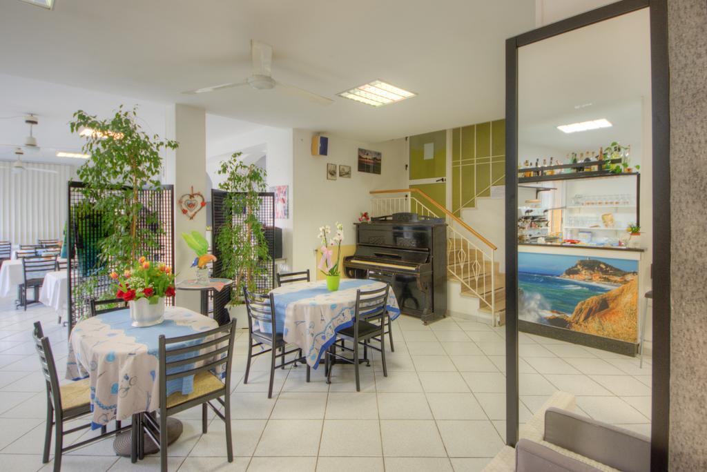 Hotel Deutsche Familien Finale Ligure Eksteriør billede