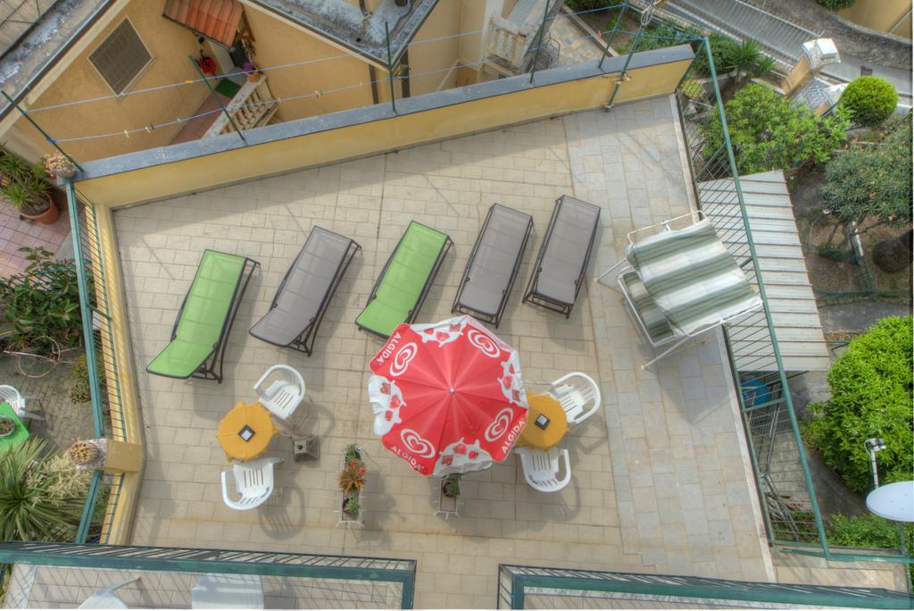 Hotel Deutsche Familien Finale Ligure Eksteriør billede