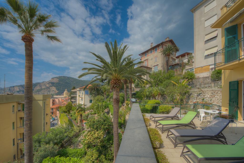 Hotel Deutsche Familien Finale Ligure Eksteriør billede