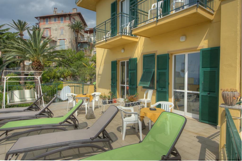 Hotel Deutsche Familien Finale Ligure Eksteriør billede