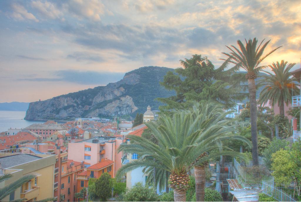 Hotel Deutsche Familien Finale Ligure Eksteriør billede
